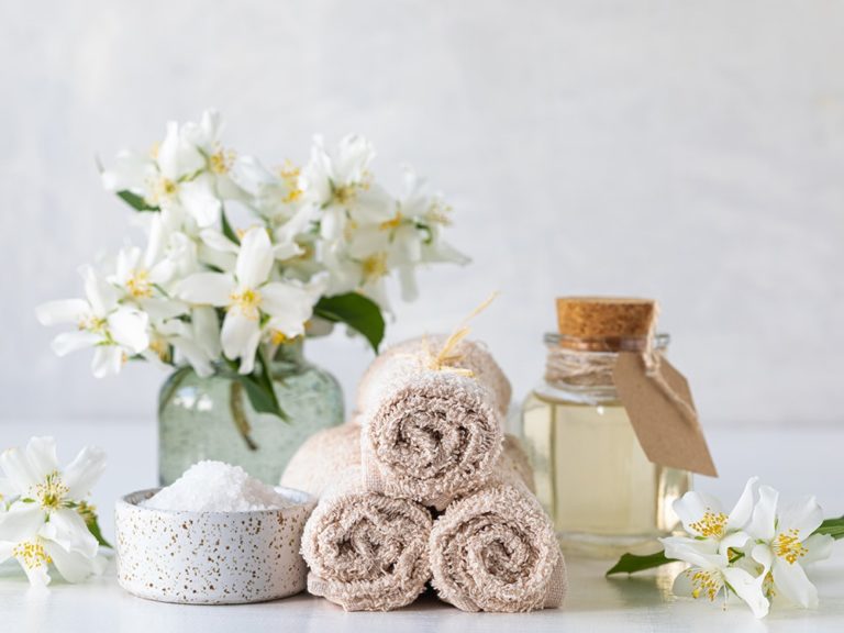 huile et serviettes 1000x750 768x576