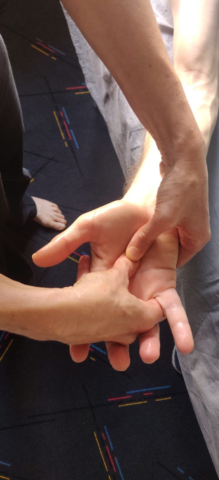 balinais mains 2 2 768x1677