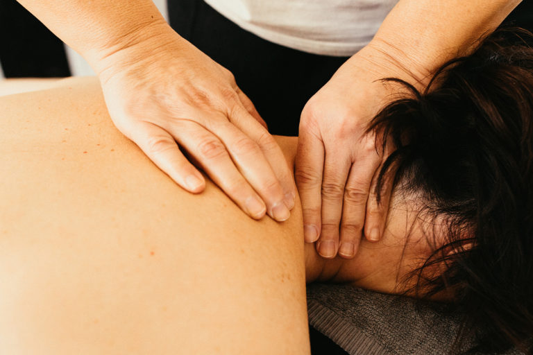 corporate massage photo lolapianetti 0594 websize 768x512