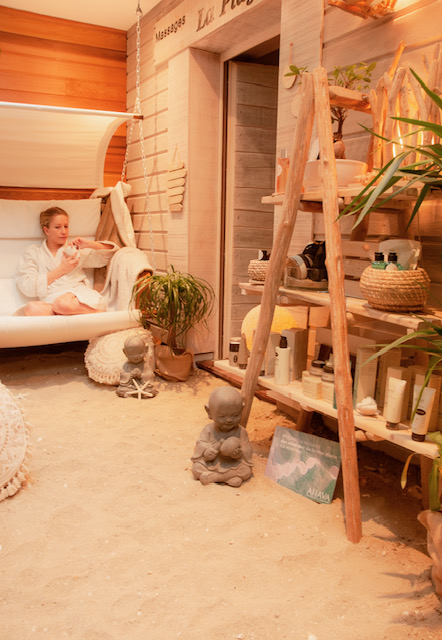 Le Jardin des Thes presentoir et balancelle sable