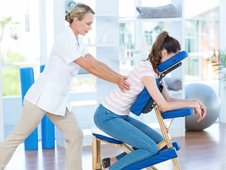 massage assis 1000x750 768x577