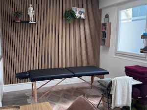 Séverine AMY - Praticienne en énergétique chinoise (Acupression & Qi Gong tuina) - Yoga restauratif place picture