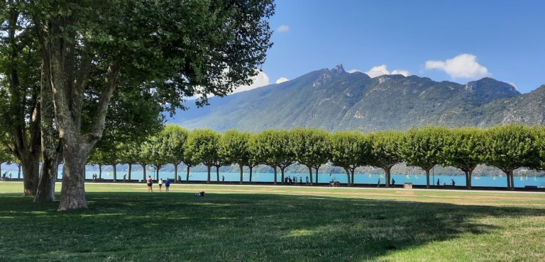 esplanade lac aix les bains 768x370