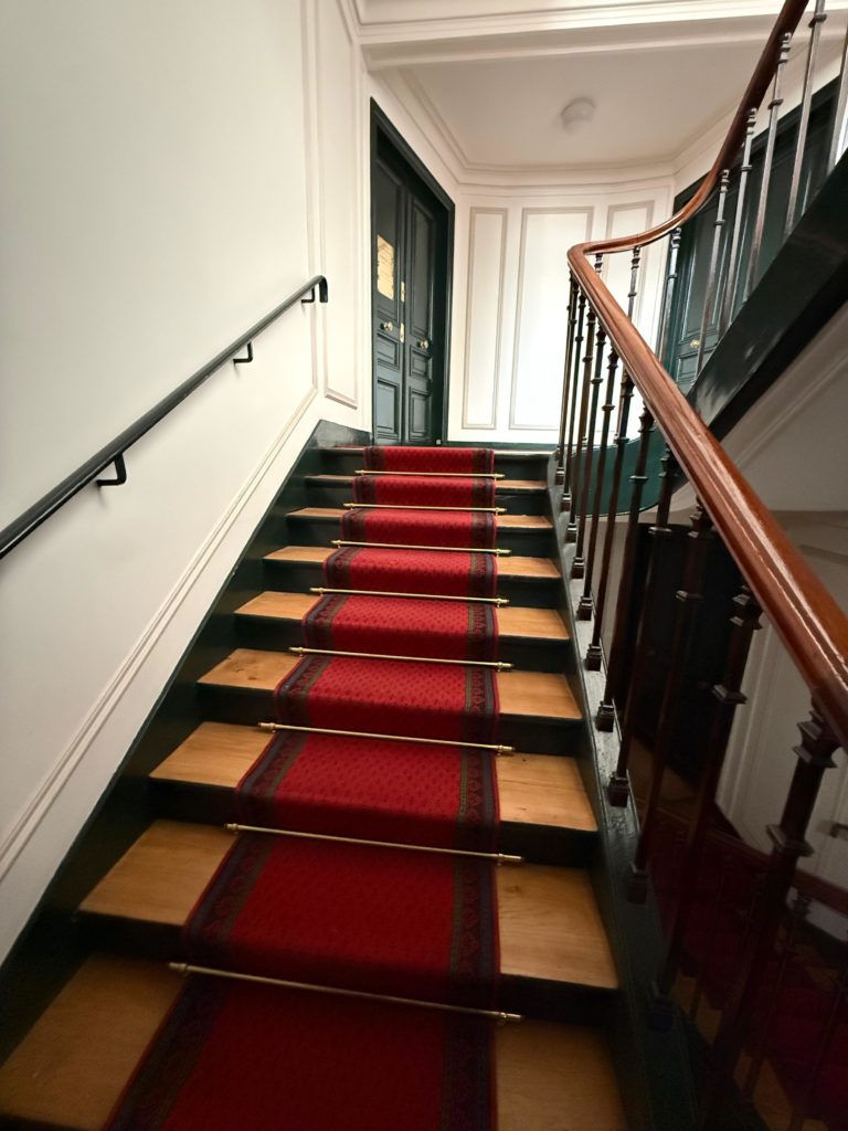 escaliers 768x1024