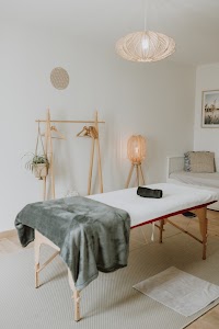 Élodie Rigaud massage bien être place picture