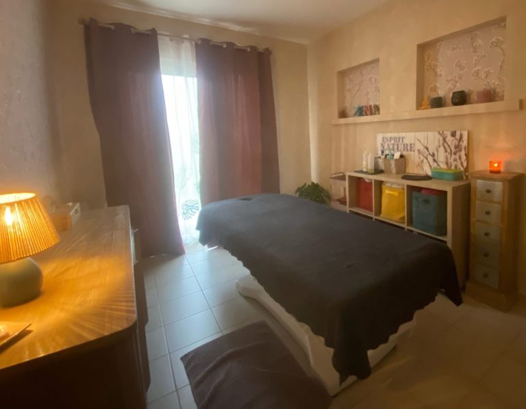 cabine massage 768x598